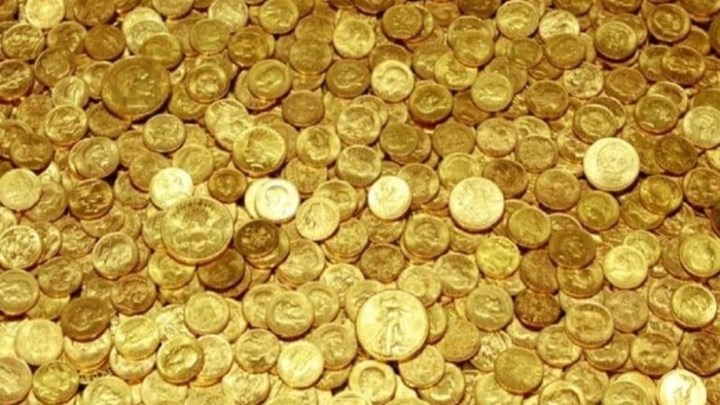Οι χρυσές λίρες βγαίνουν από τα σεντούκια – Μπαράζ πωλήσεων από τα ελληνικά νοικοκυριά