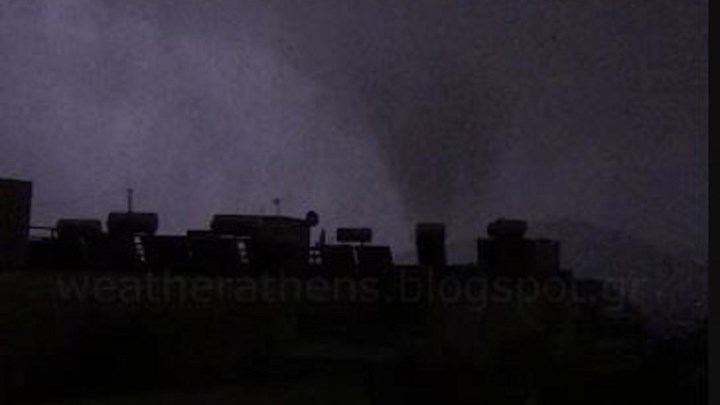 Κακοκαιρία: Οι εικόνες που αποδεικνύουν ότι ανεμοστρόβιλος έπληξε το Νέο Ηράκλειο – ΒΙΝΤΕΟ