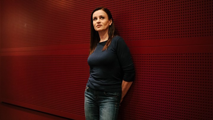 Η Καραμπέτη μιλά αποκλειστικά στο enikos.gr για το «Ριγιούνιον» που έγραψε η Μπασδέκη για τα 55α Δημήτρια