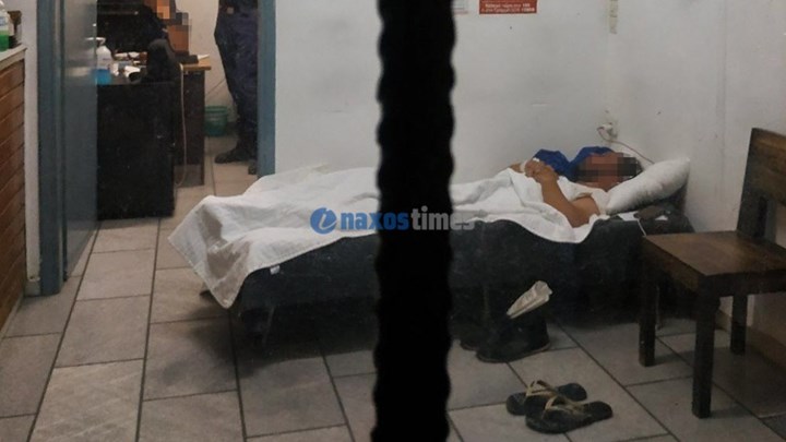 Νάξος: Γάλλος τουρίστας σε… ράντζο μέσα στο αστυνομικό τμήμα – ΦΩΤΟ
