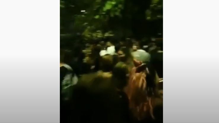 Κορονοϊός: Εικόνες συνωστισμού σε πάρτι στο ΑΠΘ – Διασκέδαζαν έως το πρωί 1.500 άτομα – ΒΙΝΤΕΟ