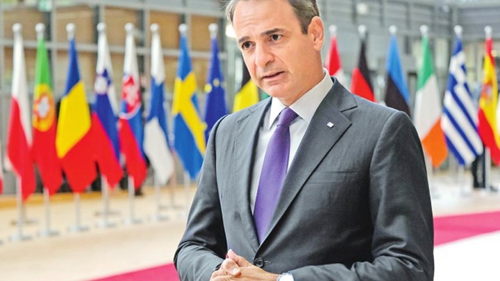 Το δραματικό παρασκήνιο της Συνόδου Κορυφής: Οι επαφές του Μητσοτάκη και ο ρόλος της Μέρκελ