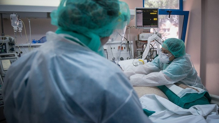 Κορονοϊός: Πέντε νεκροί μέσα σε λίγες ώρες