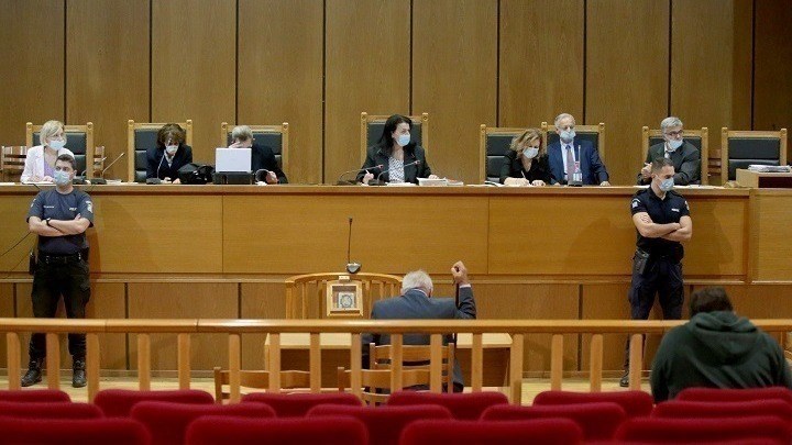 Δίκη Χρυσής Αυγής: Το δικαστήριο διέκοψε για αύριο το πρωί – Τι υποστήριξε ο συνήγορος του Μιχαλολιάκου