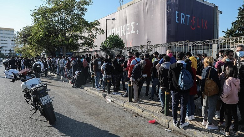 Μέτρα από το υπουργείο Μετανάστευσης για να μην υπάρχουν ουρές στην Υπηρεσία Ασύλου