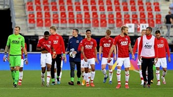 Europa League: Στον “αέρα” το Νάπολι-Άλκμααρ – Θετικοί 12 παίκτες των Ολλανδών