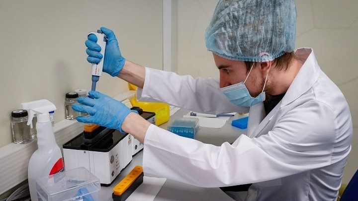 Κορονοϊός: Ξανάρχισαν στις ΗΠΑ οι δοκιμές του πειραματικού εμβολίου της AstraZeneca