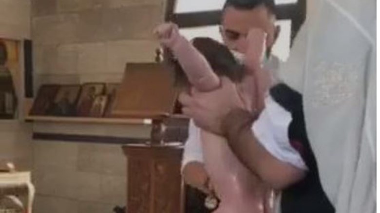 Χαμός σε βάπτιση στην Κύπρο – “Σιγά το μωρό” φώναζαν στον ιερέα οι συγγενείς – ΒΙΝΤΕΟ