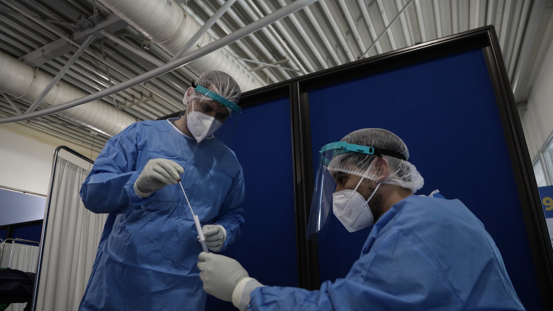 Κορονοϊός: Πολλά περισσότερα κρούσματα σήμερα – Νέα “έκρηξη” στην Αττική