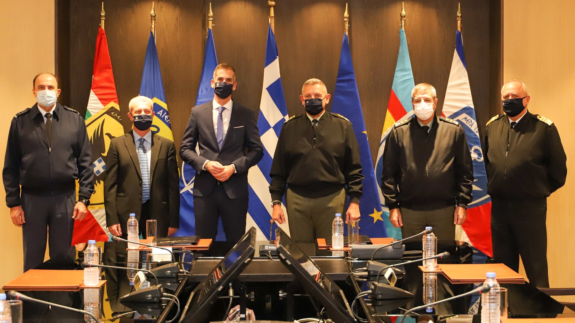 To ΓΕΕΘΑ και τα Επιτελεία γίνονται «πράσινα» – ΦΩΤΟ