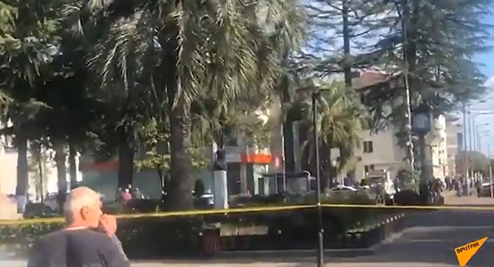 Ομηρία στη Γεωργία: Παραδόθηκε ο δράστης, απελευθερώθηκαν οι όμηροι – ΒΙΝΤΕΟ