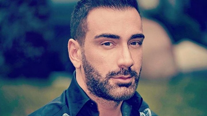 Νίκος Κοκλώνης: Η πιο δύσκολη στιγμή της ζωής του – “Λιποθύμησα μπροστά στο φέρετρο του κολλητού μου”