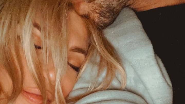 Κωνσταντίνα Σπυροπούλου: Κοιμάται στην αγκαλιά του Βασίλη Σταθοκωστόπουλου και δεν το κρύβει – ΦΩΤΟ