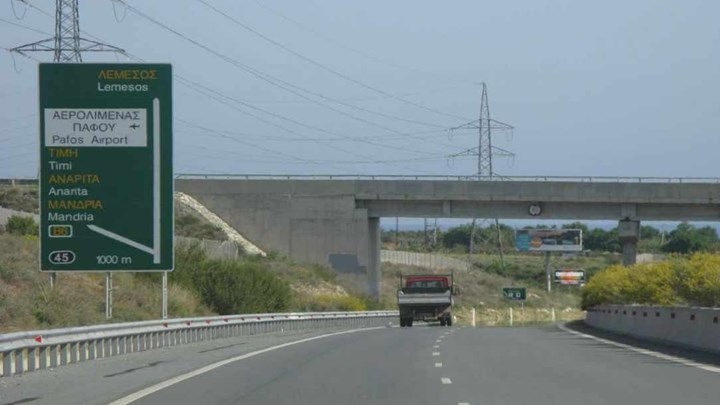 Κορονοϊός – Κύπρος: Μάσκα παντού και απαγόρευση κυκλοφορίας σε Πάφο και Λεμεσό μετά τις 23:00