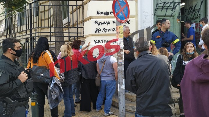 Αναστάτωση από φωτιά στο υπό κατάληψη 15ο Λύκειο Αθηνών – ΦΩΤΟ αναγνώστη