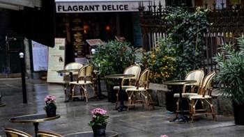 Κορονοϊός-Γαλλία: Επεκτείνεται το μέτρο της απαγόρευσης κυκλοφορίας