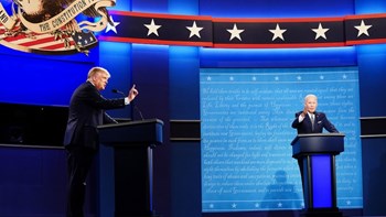 Τραμπ: “Διεφθαρμένος ο Τζο” – Μπάιντεν: “Δεν έλαβα ποτέ ούτε σεντ από το εξωτερικό” – ΒΙΝΤΕΟ