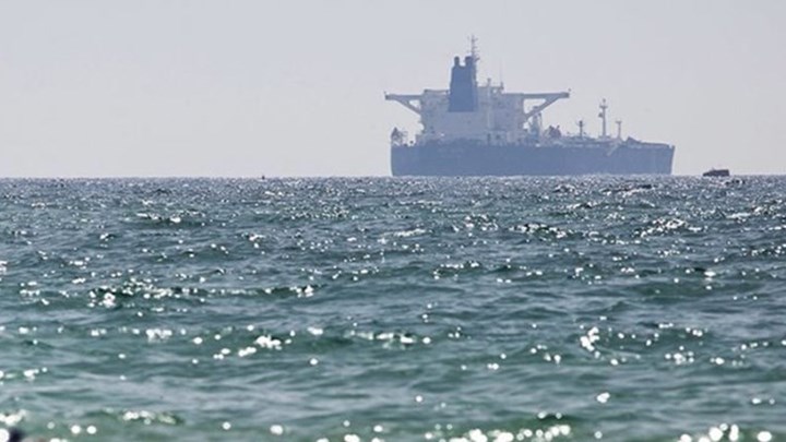 Ακυβέρνητο τουρκικό πλοίο νότια της Μήλου