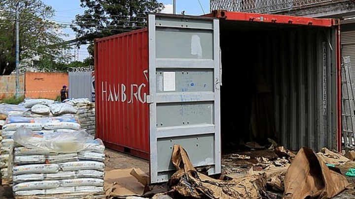 Το κοντέινερ της φρίκης: Εντοπίστηκαν επτά πτώματα σε αποσύνθεση – Είχε ξεκινήσει από Σερβία για Παραγουάη