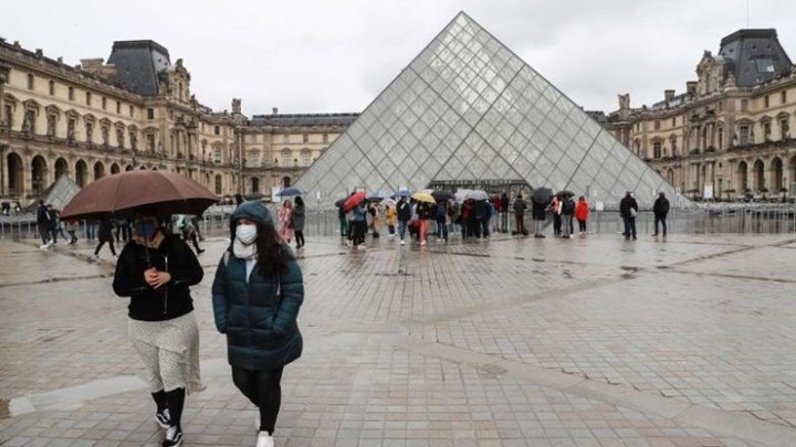 Κορονοϊός: Στο “κόκκινο” η Ευρώπη με πάνω από 200.000 κρούσματα ημερησίως – Νέα πιο αυστηρά μέτρα