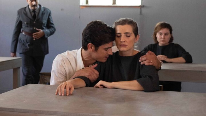 Άγριες Μέλισσες: Το ύπουλο σχέδιο του Βόσκαρη για να χάσει το παιδί η Ελένη – Ανατροπές σε όλα τα μέτωπα