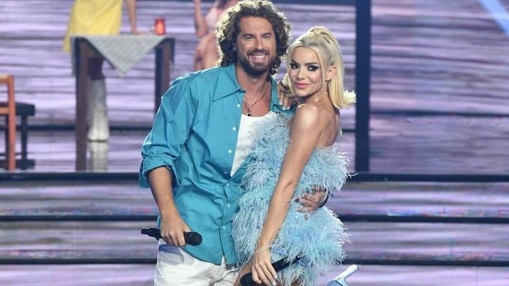 Ζόζεφιν – Νάσος Παπαργυρόπουλος: Είναι ζευγάρι; Η αμηχανία on camera- ΒΙΝΤΕΟ