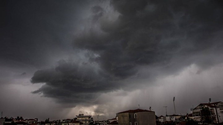 Καιρός: Καλοκαιρία “τέλος”, επιστρέφουν συννεφιά και βροχές – Η πρόγνωση του Τάσου Αρνιακού