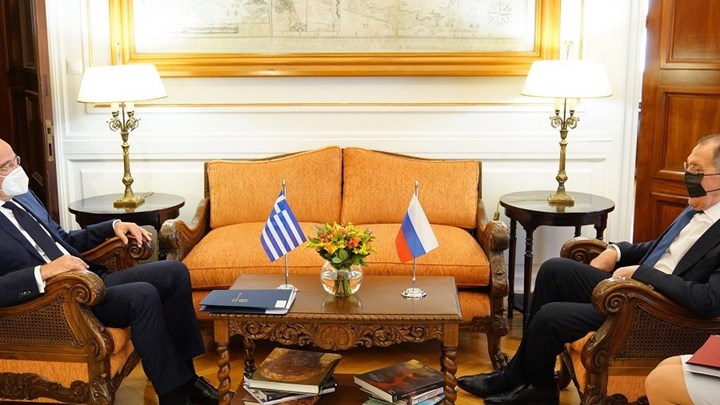 Δένδιας-Λαβρόφ: Αναφαίρετο δικαίωμα της Ελλάδας η επέκταση στα 12 ναυτικά μίλια