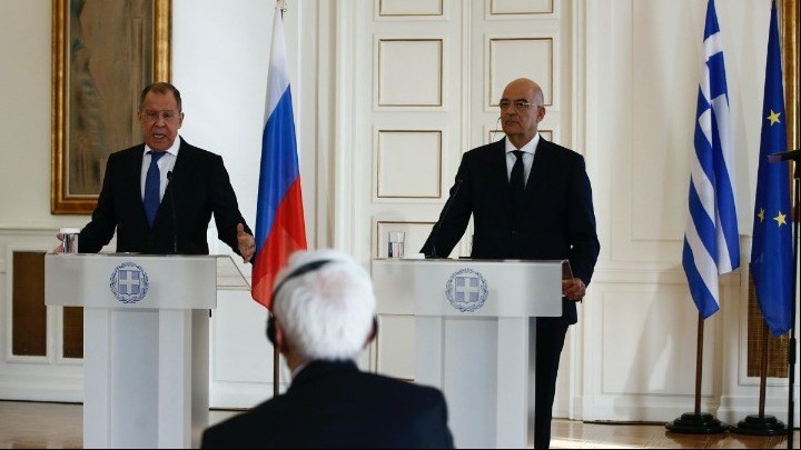 Δένδιας σε Λαβρόφ: Η Τουρκία έχει καταστεί γραφείο ταξιδίων για τζιχαντιστές