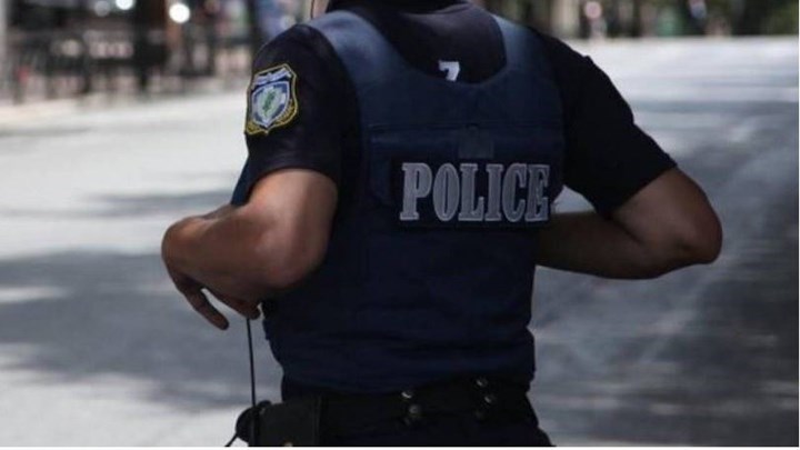Κορονοϊός: Συνελήφθη αστυνομικός που κατηγορείται ότι «έσπασε» την καραντίνα – Εντοπίστηκε σε κλαμπ