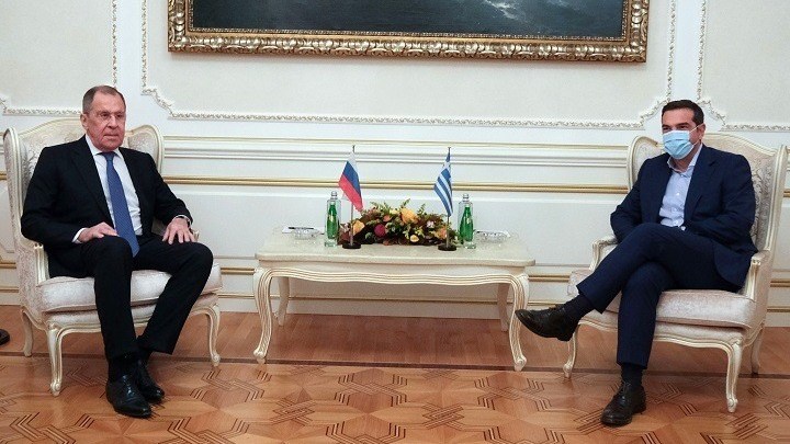 Τσίπρας σε Λαβρόφ: Να τερματιστεί η τουρκική επιθετικότητα