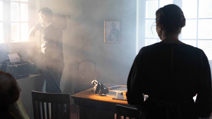 Άγριες Μέλισσες: Θα πεισθεί η Ελένη να κρατήσει ένα μωρό για να γλιτώσει από τα μαρτύρια του Βόσκαρη;