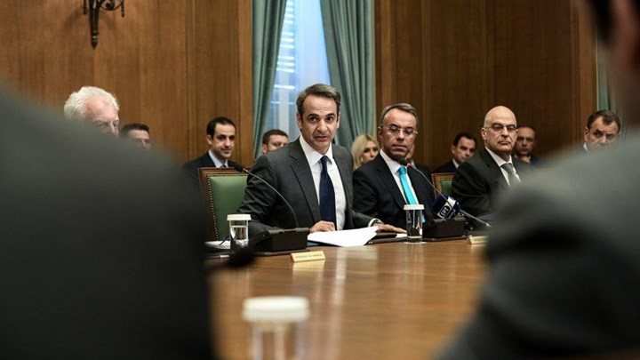 Ανασχηματισμός: Δομικές αλλαγές σε ουδέτερο χρόνο – Τι σχεδιάζει ο Πρωθυπουργός