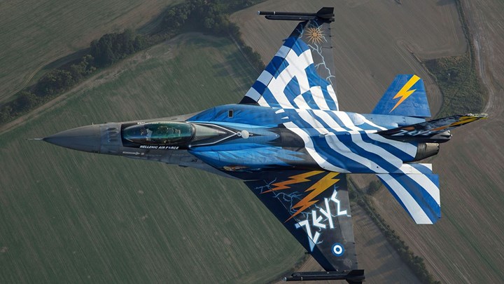 28η Οκτωβρίου: Πτήσεις μαχητικών και ελικοπτέρων σε όλη την Ελλάδα αντί για παρελάσεις