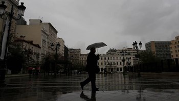 “Κίρκη”: Εξασθενεί η κακοκαιρία – Πού θα συνεχιστούν οι βροχές και οι καταιγίδες