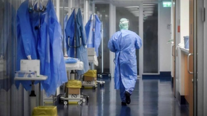 Κορονοϊός: Συναγερμός μετά τα 1.547 κρούσματα – Σύσκεψη της Επιτροπής λοιμωξιολόγων – Τι εξετάζεται