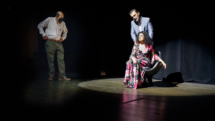 Τρύπη-Καζάκος μαζί στα «Άγουρα κεράσια» που σκηνοθετεί ο Μανούσος Μανουσάκης