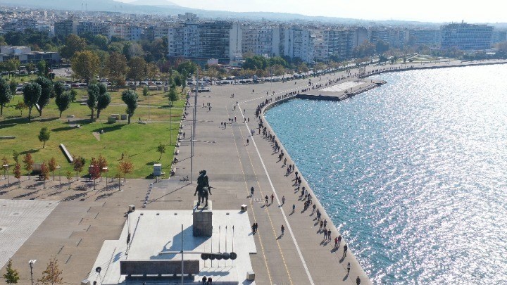 Κορονοϊός: Lockdown από αύριο σε Θεσσαλονίκη, Λάρισα και Ροδόπη – Ποιες περιοχές ανεβαίνουν επίπεδο συναγερμού