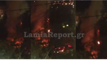 Λαμία: Πυρκαγιά και εκρήξεις σε πάρκινγκ στρατοπέδου – Καταστράφηκε ολοσχερώς τροχόσπιτο – ΦΩΤΟ