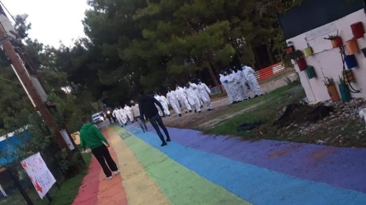 Μυτιλήνη: Εκκενώνεται η δομή μεταναστών ΠΙΚΠΑ στη Νεάπολη – 74 άτομα μεταφέρονται στο Καρά Τεπέ