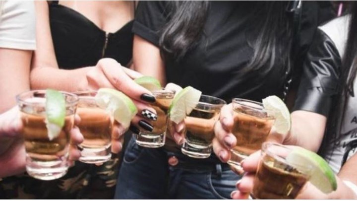 Κορονοϊός: Κλαμπ – “κρυφά σχολειά” στην Πάτρα – Το κόλπο για να μένουν ανοιχτά και μετά τις 00.30