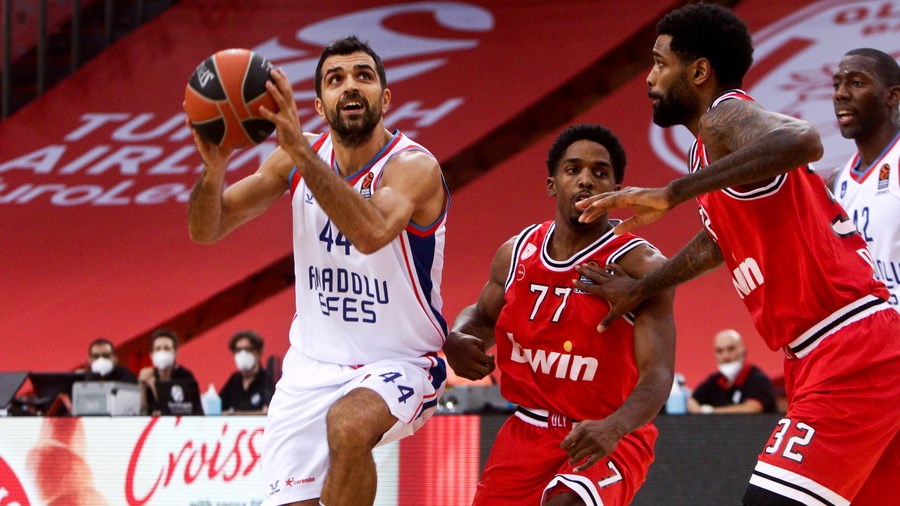 Ολυμπιακός-Αναντολού Εφές 57-63 (30′)