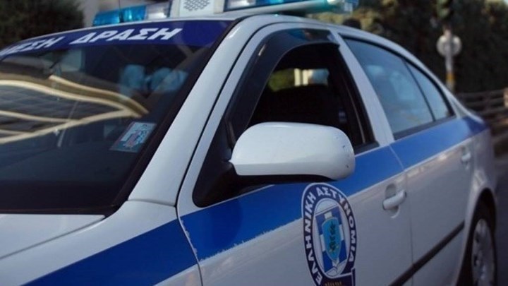 Θεσσαλονίκη: Παρίστανε τον υπάλληλο του ΕΟΔΥ και οδηγούσε αυτοκίνητο… με φάρο