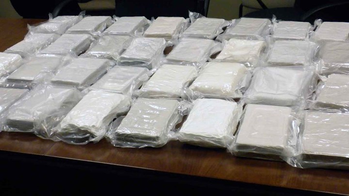 Καίριο πλήγμα της ΕΛ.ΑΣ. στο εμπόριο ναρκωτικών: Εντοπίστηκαν περισσότερα από 230 κιλά κοκαΐνης