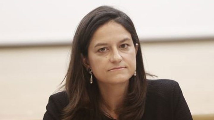 Κεραμέως: Αστυνομικοί στη φύλαξη των Πανεπιστημίων – Τι είπε για την περιπέτειά της με τον κορονοϊό