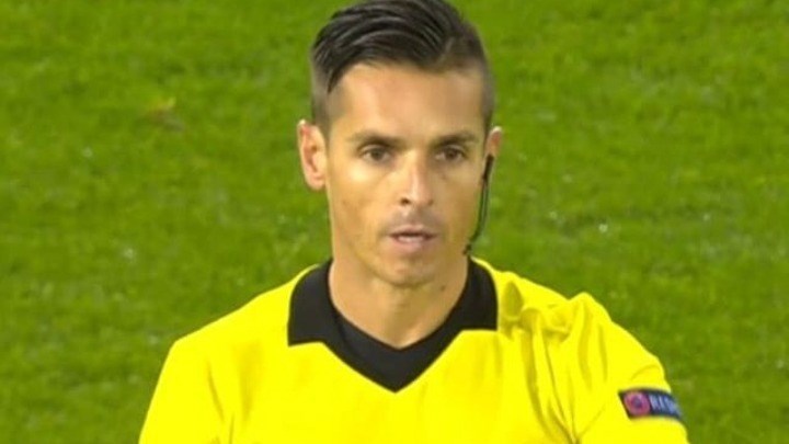 Ο Κάρλος Γκράντε θα «σφυρίξει» στο Μάντσεστερ Σίτι – Ολυμπιακός