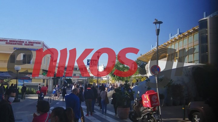 Κορονοϊός: Ουρά στο Μαρούσι για rapid test – ΦΩΤΟ αναγνώστη