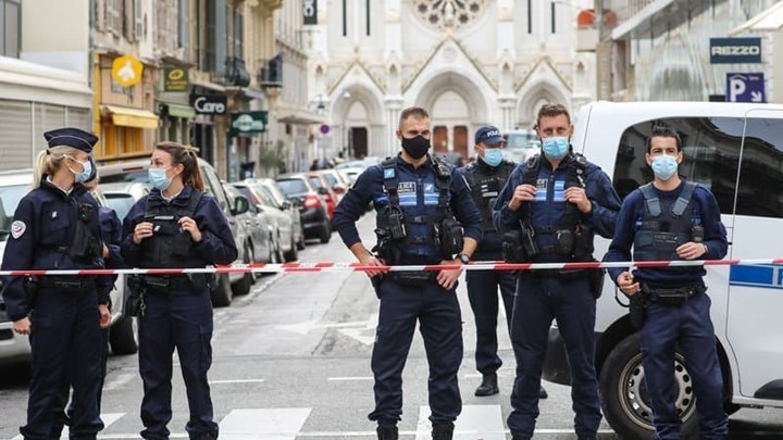 Επίθεση στη Γαλλία: Τρεις άνδρες αφέθηκαν ελεύθεροι