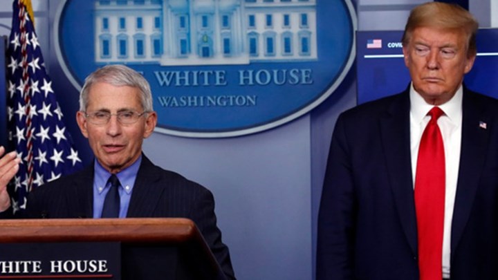 ΗΠΑ: «Πόλεμος» Φάουτσι και Τραμπ για τον κορονοϊό παραμονές των αμερικανικών εκλογών
