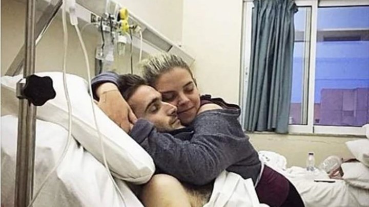 Ρόδος: Έμεινε παράλυτος από μία βουτιά σε πισίνα – Συγκλονίζει η στάση της συντρόφου του – ΦΩΤΟ